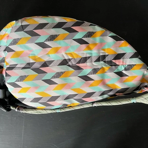 Kavu Chevron Sketch Pattern Sling One Shoulder Bag - Herringbone Arrow - Picture 2 of 5